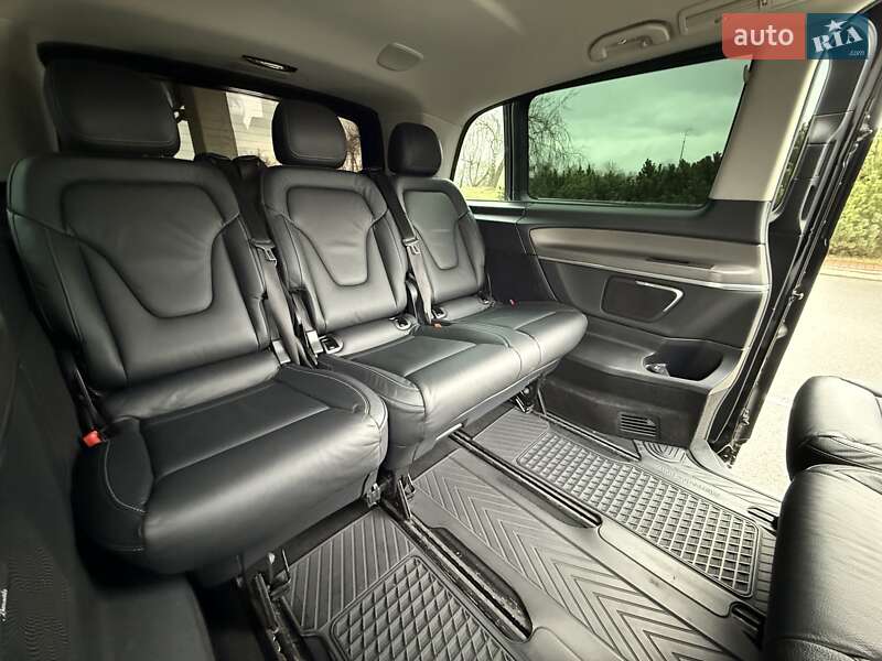 Минивэн Mercedes-Benz V-Class 2016 в Киеве