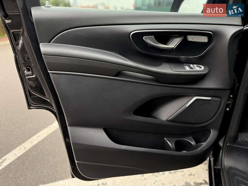 Минивэн Mercedes-Benz V-Class 2016 в Киеве