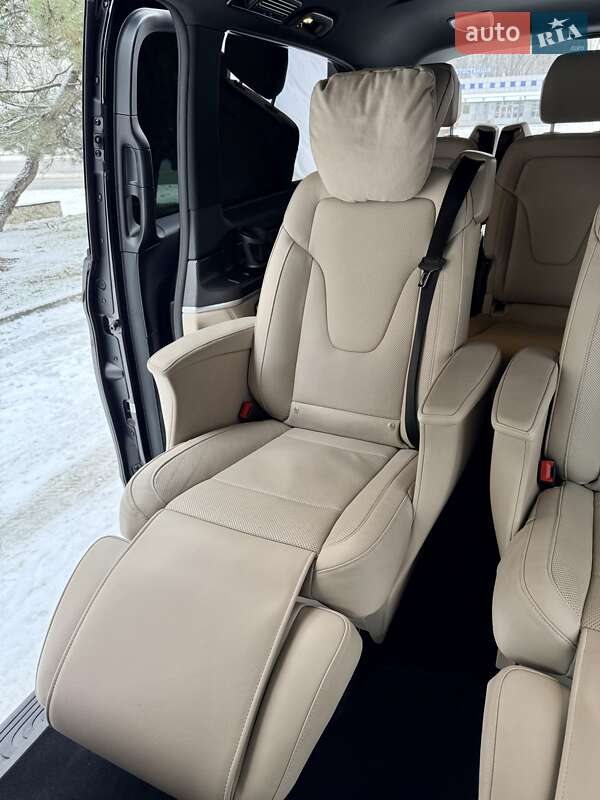 Мінівен Mercedes-Benz V-Class 2020 в Дніпрі