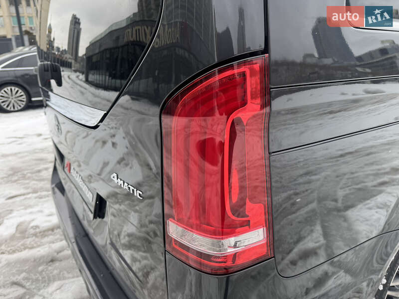 Мінівен Mercedes-Benz V-Class 2022 в Києві