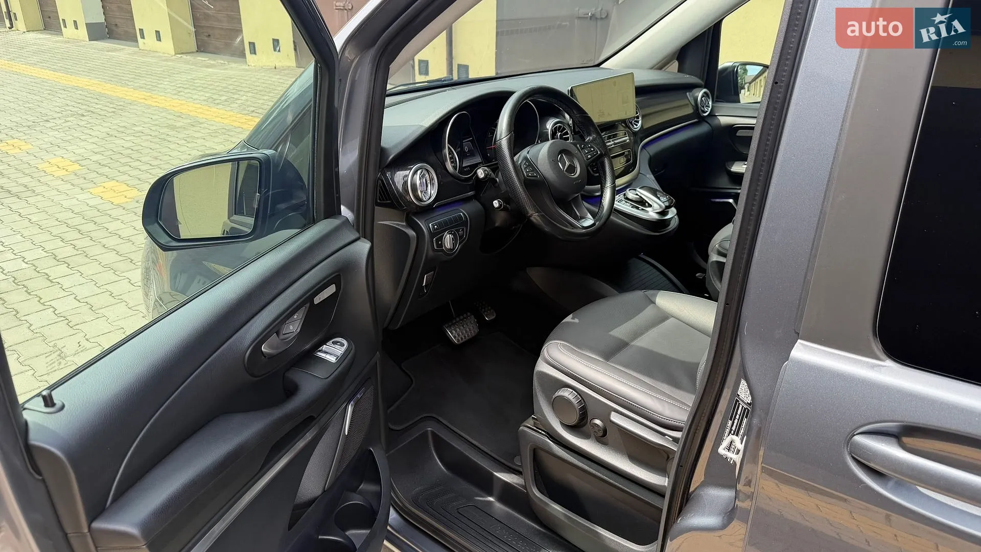 2018 Volkswagen Touareg - мініатюра 4
