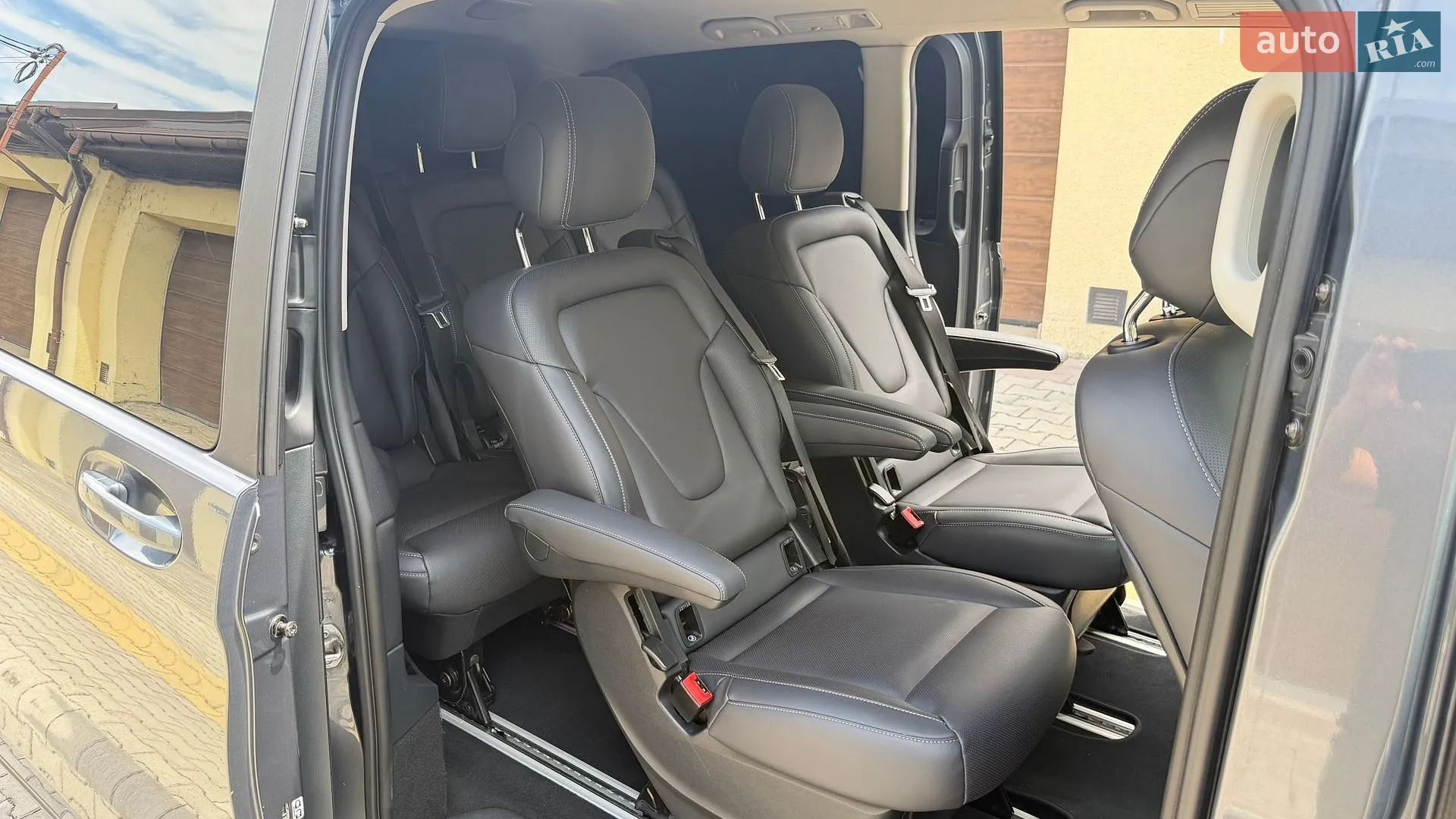 2018 Volkswagen Touareg - мініатюра 12