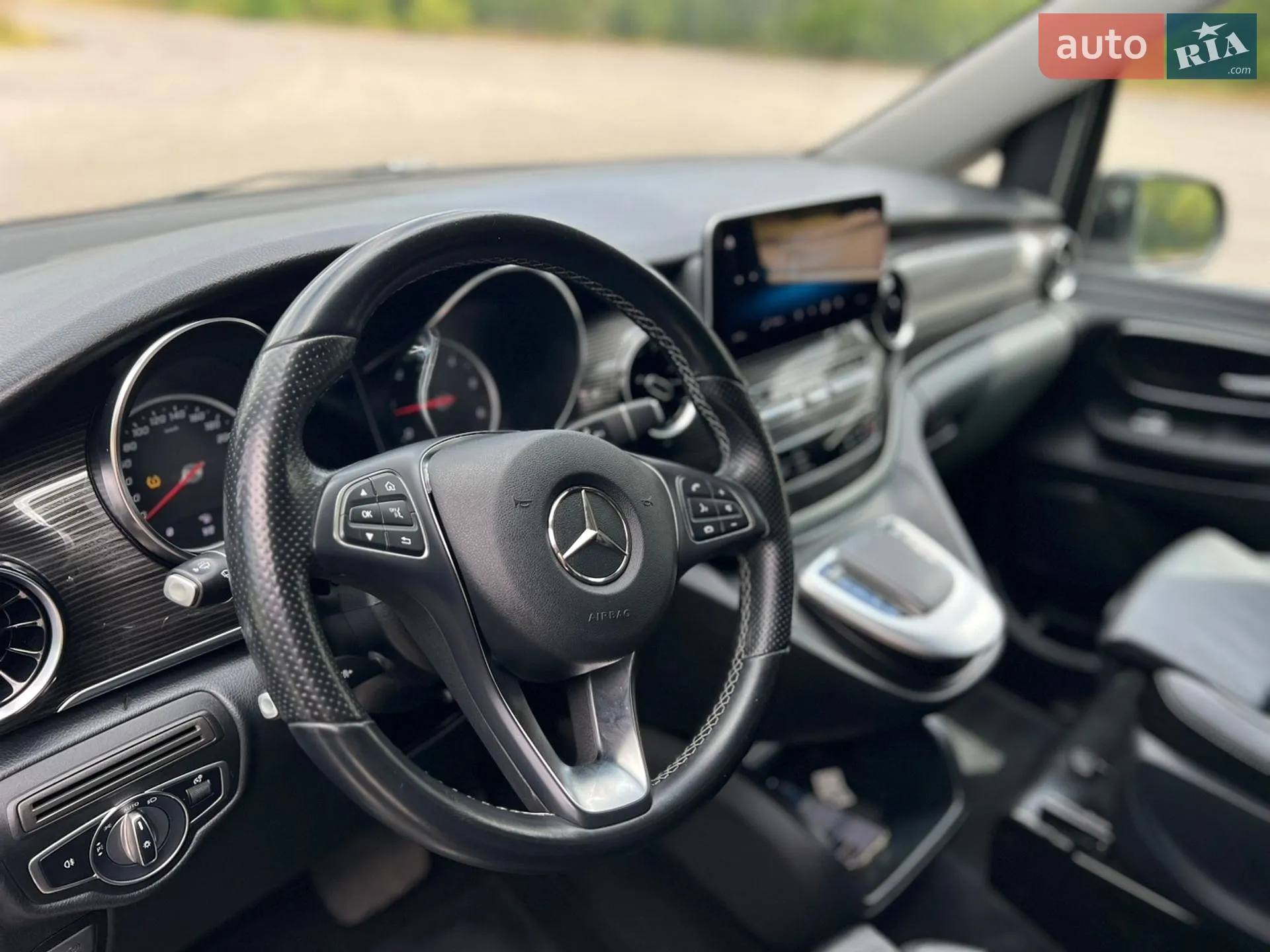 2018 Volkswagen Touareg - мініатюра 32