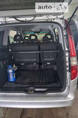 Мінівен Mercedes-Benz Vaneo 2004 в 