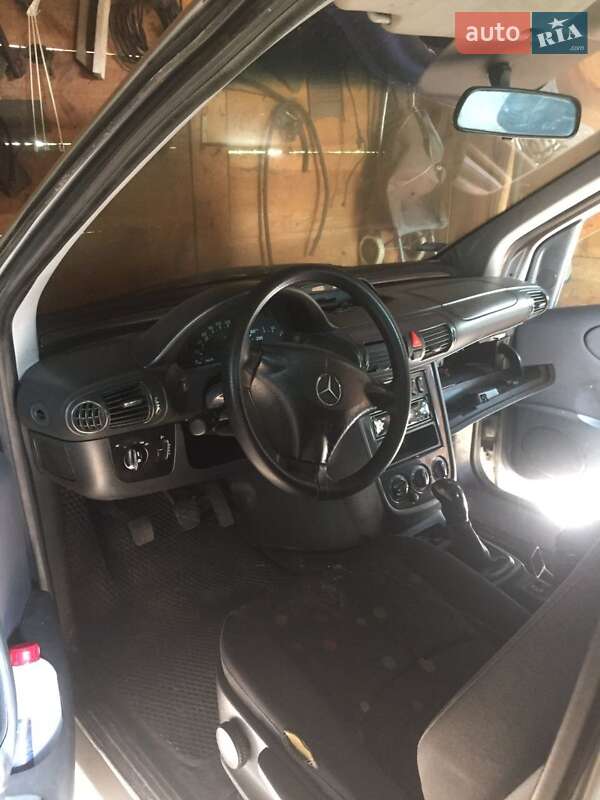 Mercedes-Benz Vaneo 2003