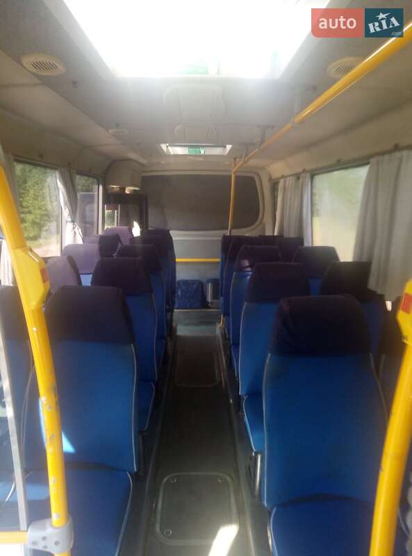 Приміський автобус Mercedes-Benz Vario 2002 в Богородчанах