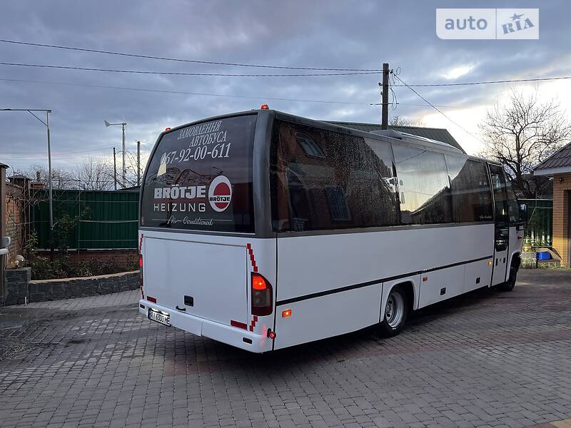 Туристический / Междугородний автобус Mercedes-Benz Vario 2002 в Киеве