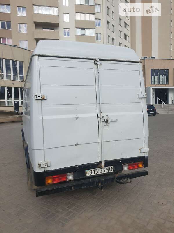 Вантажний фургон Mercedes-Benz Vario 1997 в Чернівцях