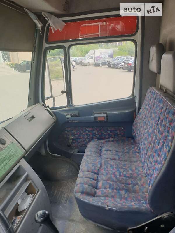 Вантажний фургон Mercedes-Benz Vario 1997 в Чернівцях