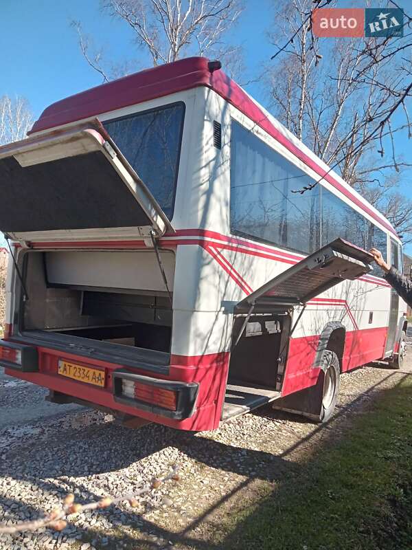 Туристический / Междугородний автобус Mercedes-Benz Vario 1996 в Коломые