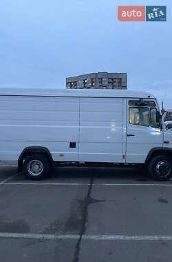 Вантажний фургон Mercedes-Benz Vario 2002 в Рівному