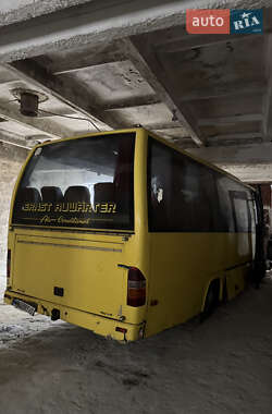 Туристический / Междугородний автобус Mercedes-Benz Vario 2005 в Ровно