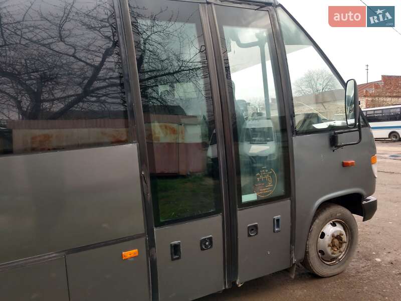 Туристический / Междугородний автобус Mercedes-Benz Vario 1999 в Ивано-Франковске