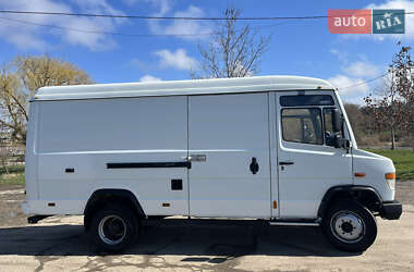 Грузовой фургон Mercedes-Benz Vario 2000 в 