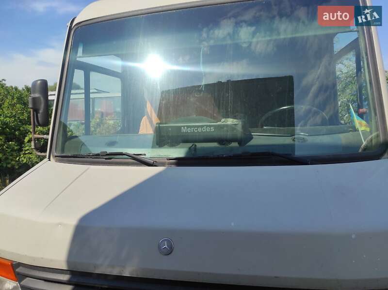 Грузовой фургон Mercedes-Benz Vario 2001 в Черновцах