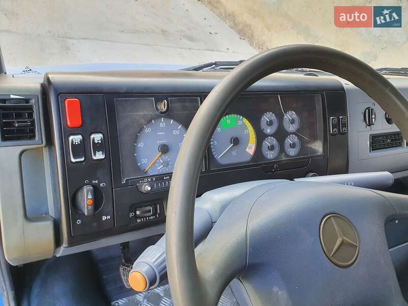 Самосвал Mercedes-Benz Vario 2001 в Калуше