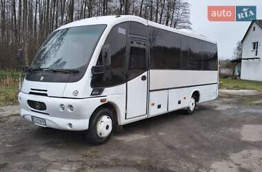 Туристический / Междугородний автобус Mercedes-Benz Vario 2000 в Остроге