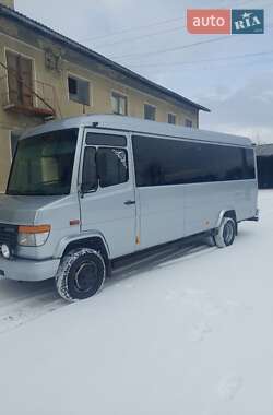 Пригородный автобус Mercedes-Benz Vario 2000 в Черновцах