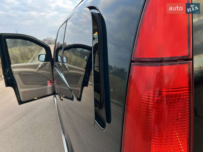 Мінівен Mercedes-Benz Viano 2009 в Долині