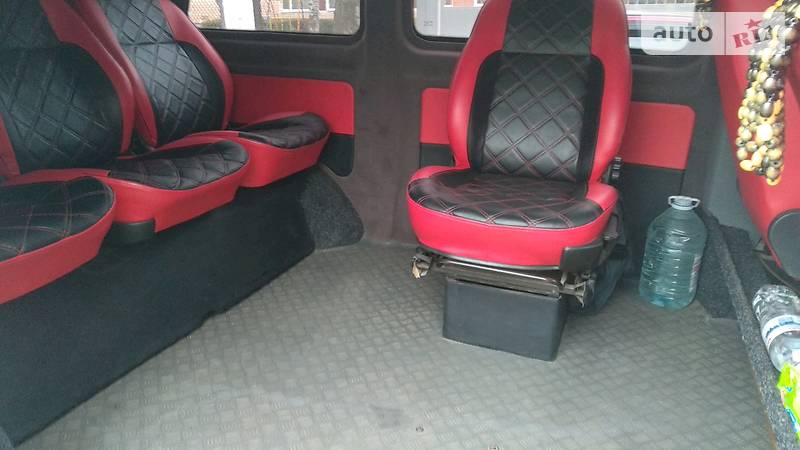 Вантажопасажирський фургон Mercedes-Benz Vito 2007 в Умані