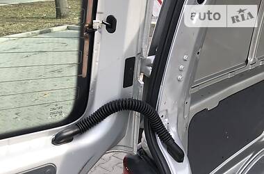 Вантажопасажирський фургон Mercedes-Benz Vito 2005 в 