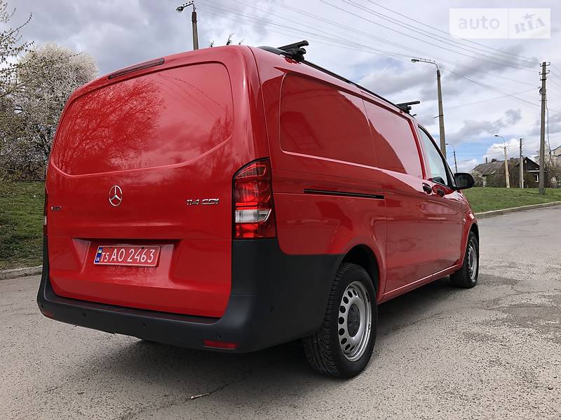 Вантажопасажирський фургон Mercedes-Benz Vito 2015 в Луцьку