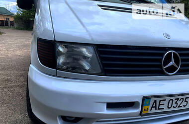 Вантажопасажирський фургон Mercedes-Benz Vito 2000 в 