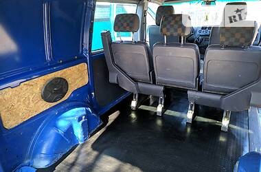 Вантажопасажирський фургон Mercedes-Benz Vito 2001 в 