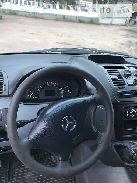 Вантажопасажирський фургон Mercedes-Benz Vito 2006 в Бердичеві