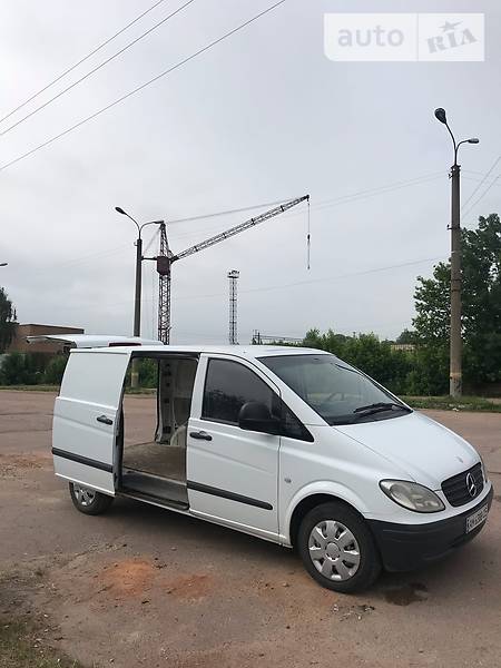 Вантажопасажирський фургон Mercedes-Benz Vito 2006 в Бердичеві
