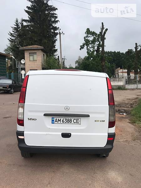 Вантажопасажирський фургон Mercedes-Benz Vito 2006 в Бердичеві