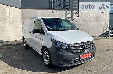 Вантажопасажирський фургон Mercedes-Benz Vito 2015 в 