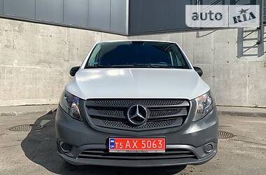 Вантажопасажирський фургон Mercedes-Benz Vito 2015 в 