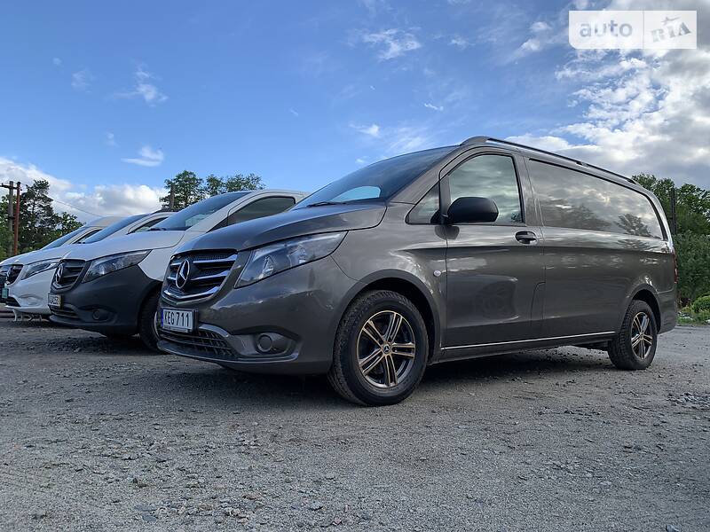 Вантажопасажирський фургон Mercedes-Benz Vito 2016 в Києві