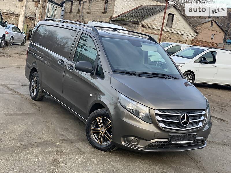 Вантажопасажирський фургон Mercedes-Benz Vito 2016 в Києві