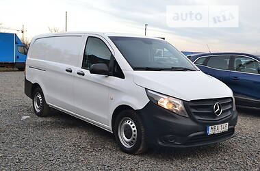 Вантажопасажирський фургон Mercedes-Benz Vito 2016 в Хмельницькому