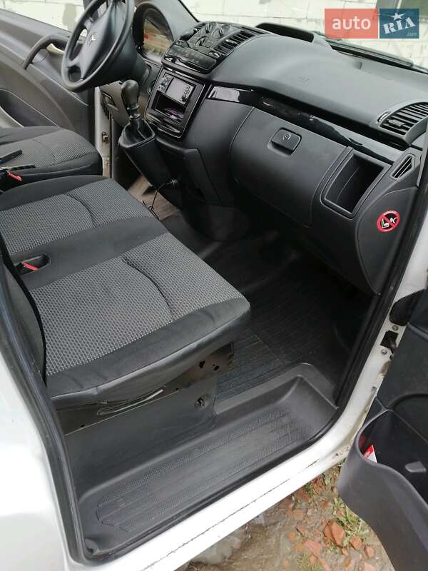 Минивэн Mercedes-Benz Vito 2010 в Сваляве