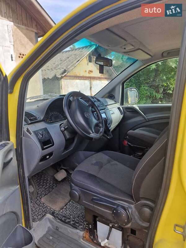 Минивэн Mercedes-Benz Vito 2005 в Кельменцах