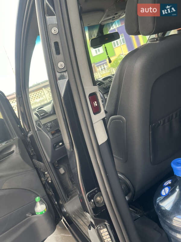 Минивэн Mercedes-Benz Vito 2011 в Черновцах