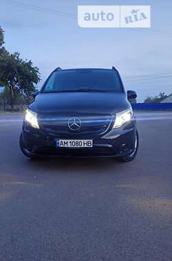 Минивэн Mercedes-Benz Vito 2017 в 