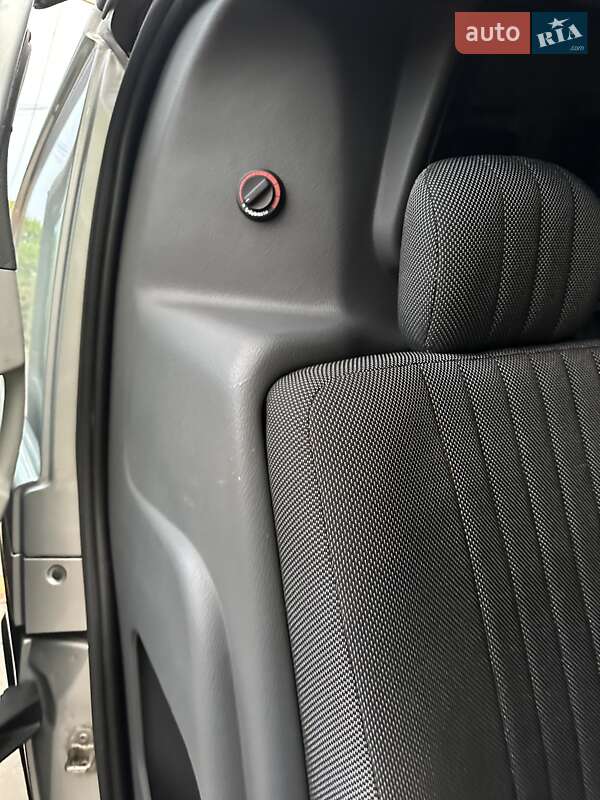 Вантажний фургон Mercedes-Benz Vito 2011 в Миколаєві