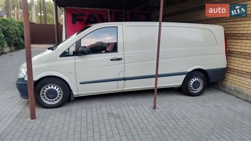 Вантажний фургон Mercedes-Benz Vito 2011 в Бучі