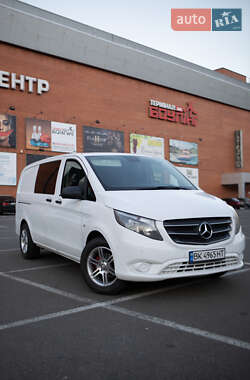 Грузопассажирский фургон Mercedes-Benz Vito 2014 в Броварах