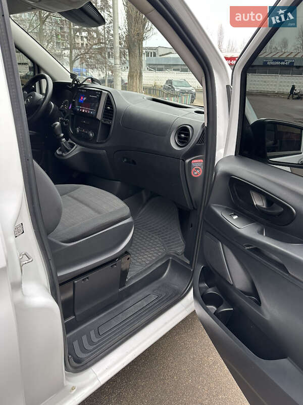 Минивэн Mercedes-Benz Vito 2016 в Киеве