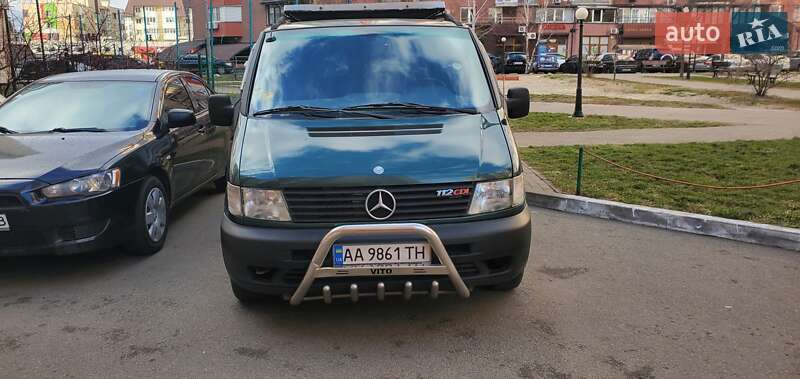 Вантажопасажирський фургон Mercedes-Benz Vito 2002 в Києві