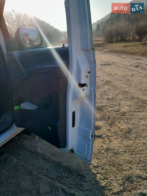 Минивэн Mercedes-Benz Vito 2006 в Старом Самборе