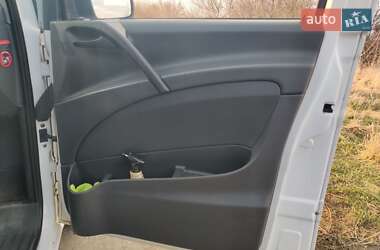 Грузовой фургон Mercedes-Benz Vito 2013 в 