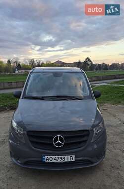 Мінівен Mercedes-Benz Vito 2015 в Мукачевому