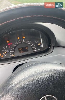 Вантажний фургон Mercedes-Benz Vito 2004 в 