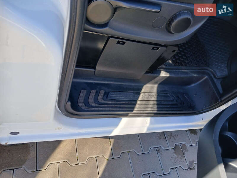 Мінівен Mercedes-Benz Vito 2015 в Чернівцях фото 13 Мінівен Mercedes-Benz Vito 2015 в Чернівцях